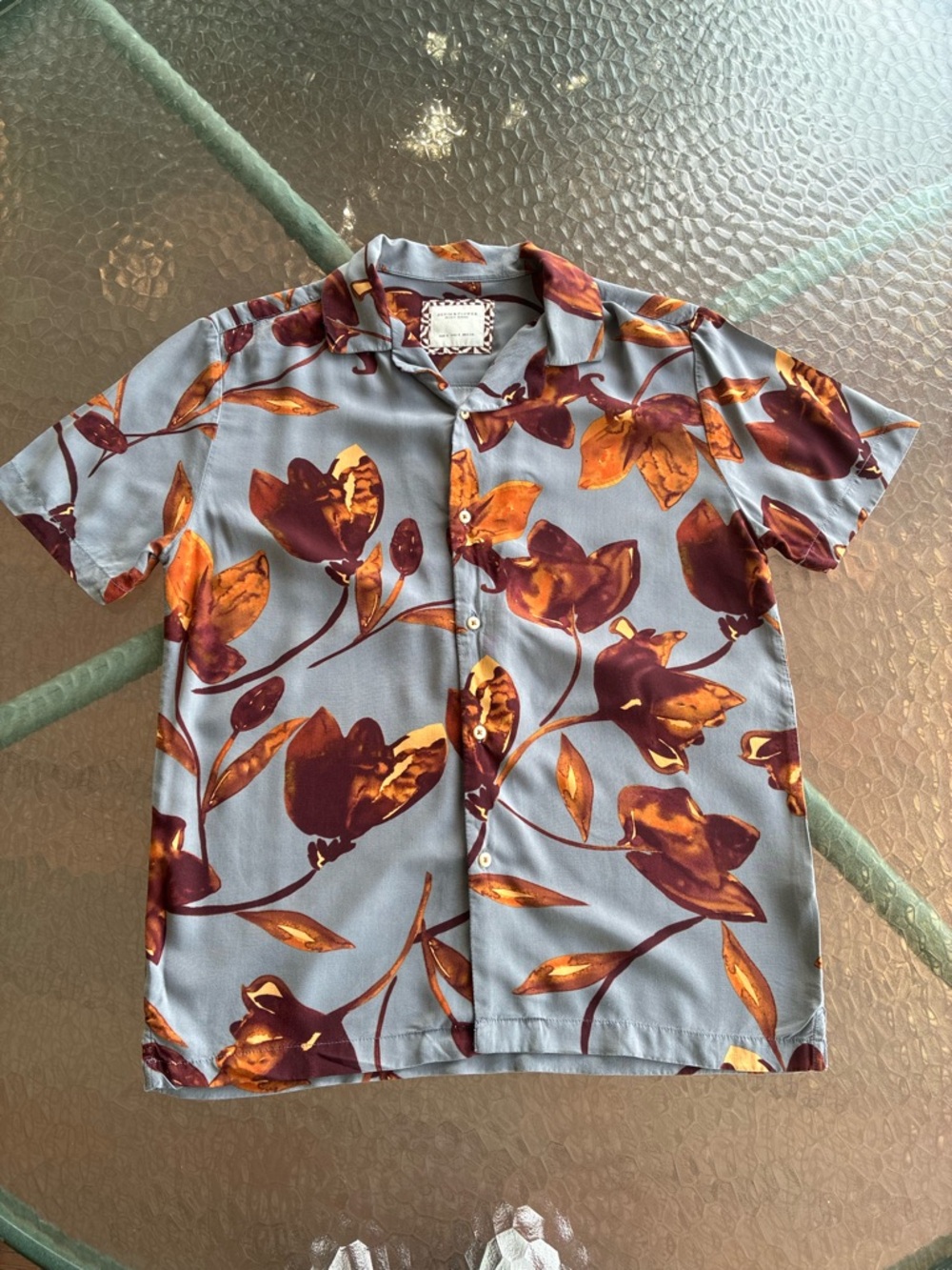 Denim & Flower Slate Blue Short-Sleeve Floral Button-Up with Rust Accents small